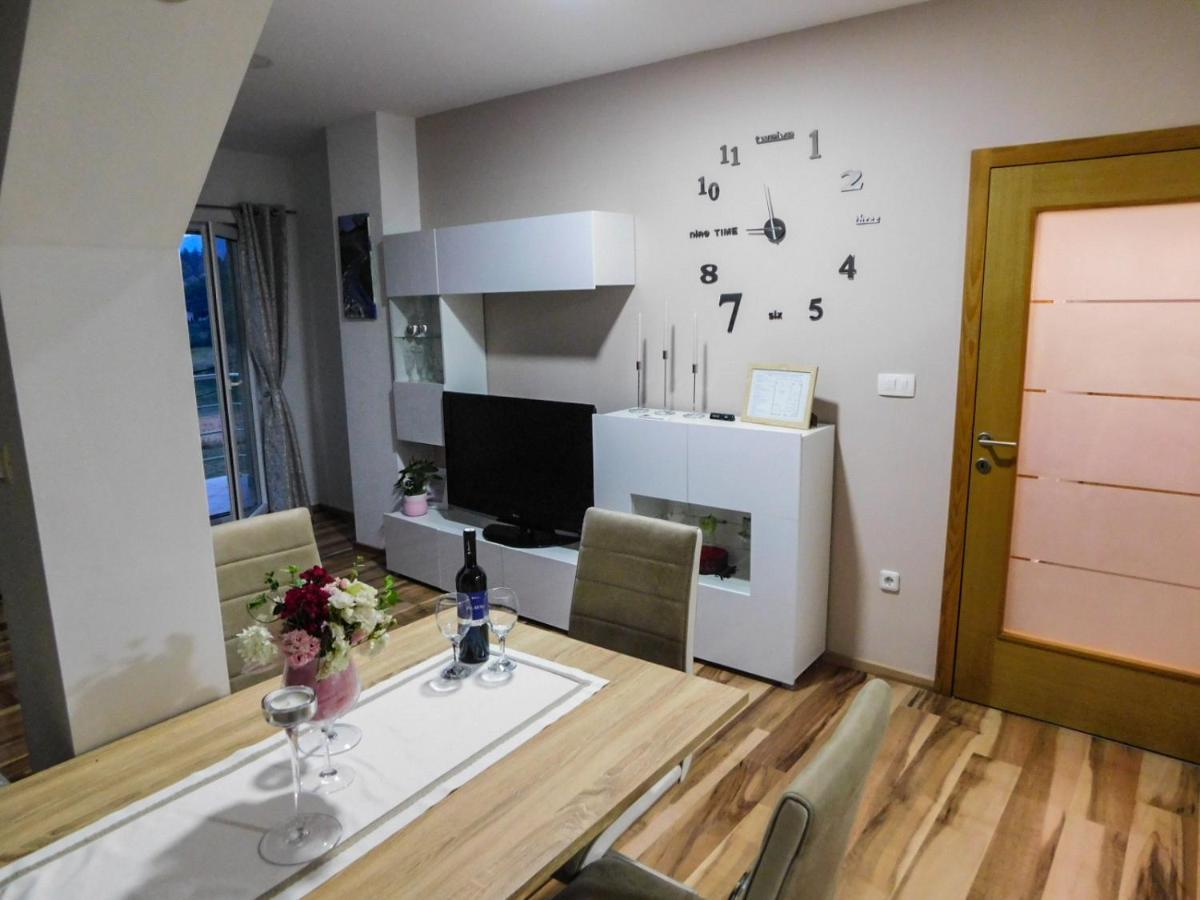 Apartman Lara Otočac Exterior foto